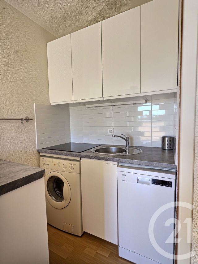 Appartement F2 à vendre - 2 pièces - 24.8 m2 - LA LONDE LES MAURES - 83 - PROVENCE-ALPES-COTE-D-AZUR - Century 21 Pavillon Or