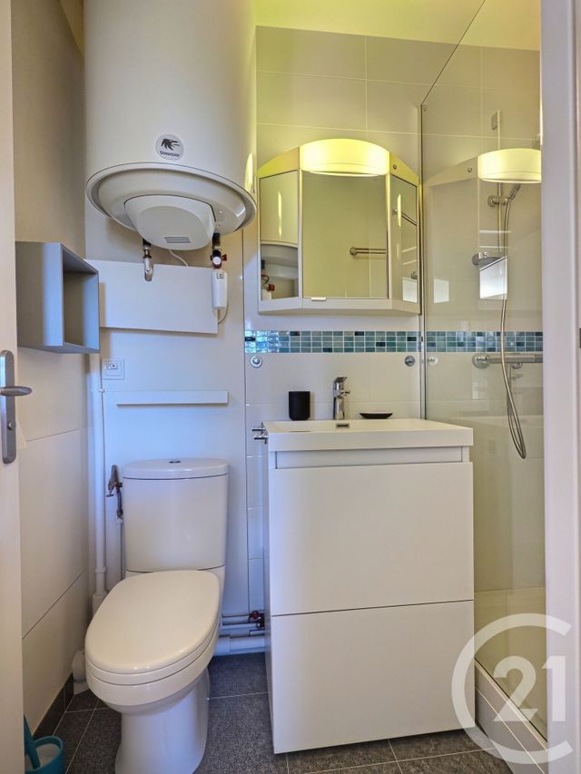 Appartement F2 à vendre - 2 pièces - 24.8 m2 - LA LONDE LES MAURES - 83 - PROVENCE-ALPES-COTE-D-AZUR - Century 21 Pavillon Or