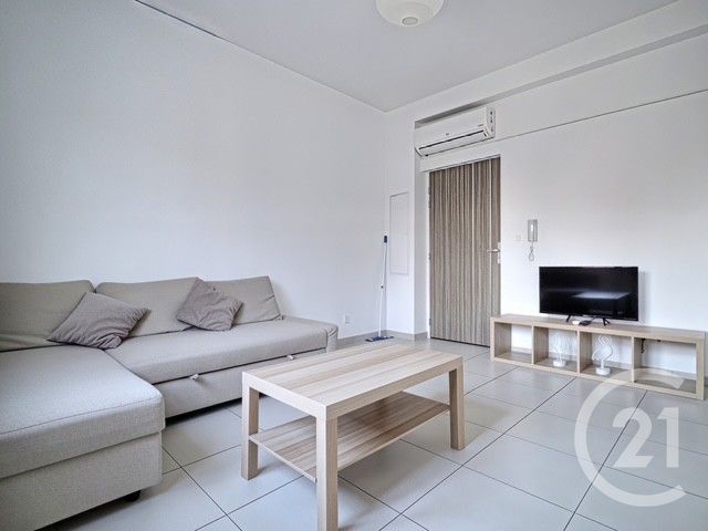 Appartement F2 à louer LA LONDE LES MAURES