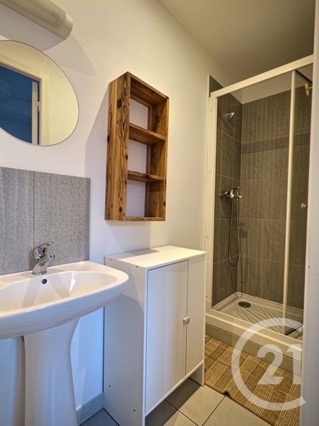 Appartement F2 à louer - 2 pièces - 40.5 m2 - LA LONDE LES MAURES - 83 - PROVENCE-ALPES-COTE-D-AZUR - Century 21 Pavillon Or