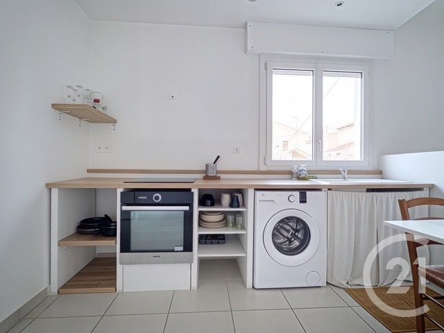 Appartement F2 à louer - 2 pièces - 40.5 m2 - LA LONDE LES MAURES - 83 - PROVENCE-ALPES-COTE-D-AZUR - Century 21 Pavillon Or