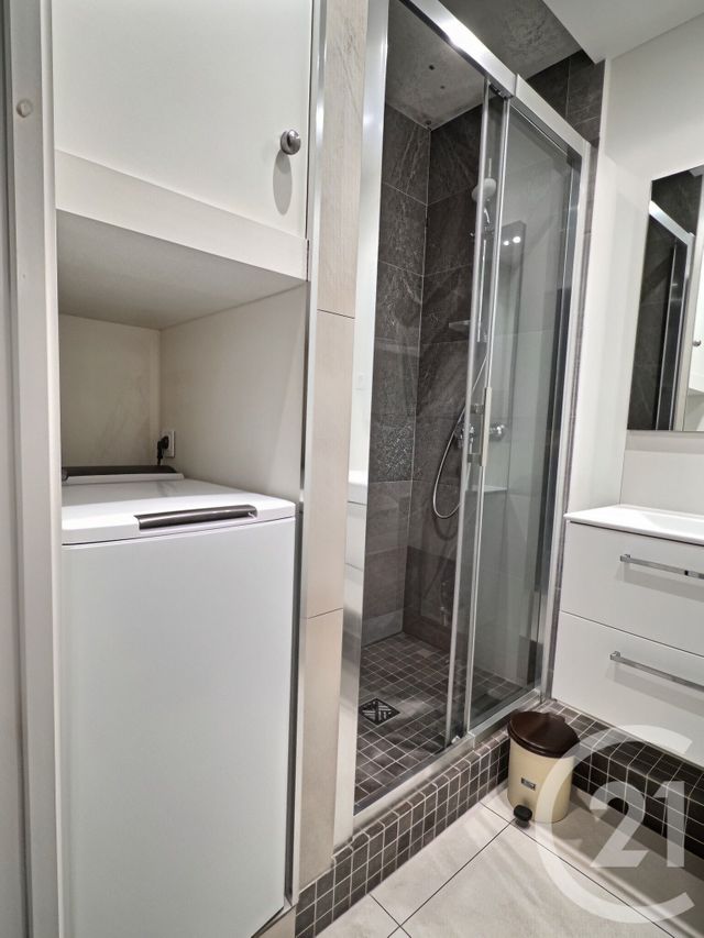 Appartement à louer - 2 pièces - 34.09 m2 - LA LONDE LES MAURES - 83 - PROVENCE-ALPES-COTE-D-AZUR - Century 21 Pavillon Or