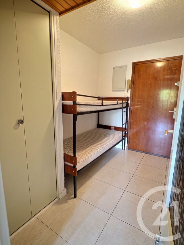 Appartement à louer - 2 pièces - 34.09 m2 - LA LONDE LES MAURES - 83 - PROVENCE-ALPES-COTE-D-AZUR - Century 21 Pavillon Or