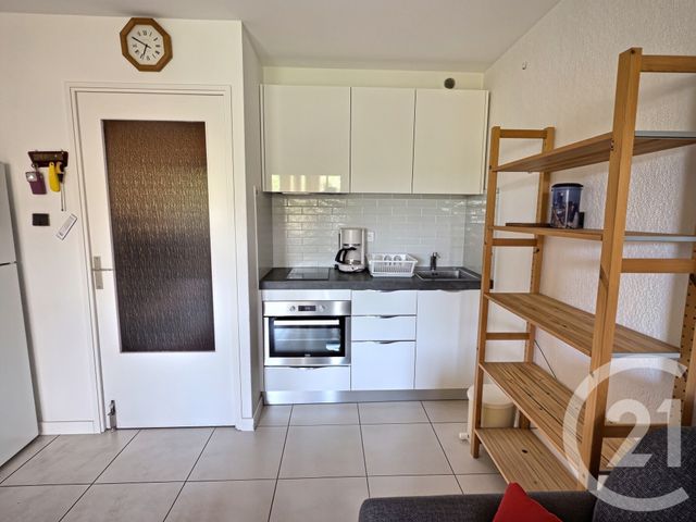 Appartement à louer - 2 pièces - 34.09 m2 - LA LONDE LES MAURES - 83 - PROVENCE-ALPES-COTE-D-AZUR - Century 21 Pavillon Or