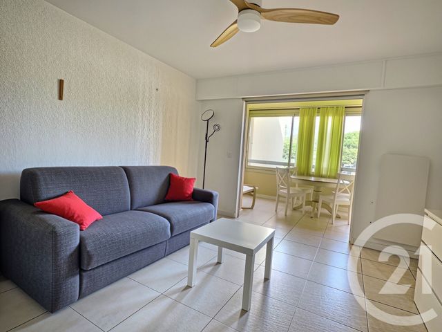 Appartement à louer - 2 pièces - 34.09 m2 - LA LONDE LES MAURES - 83 - PROVENCE-ALPES-COTE-D-AZUR - Century 21 Pavillon Or